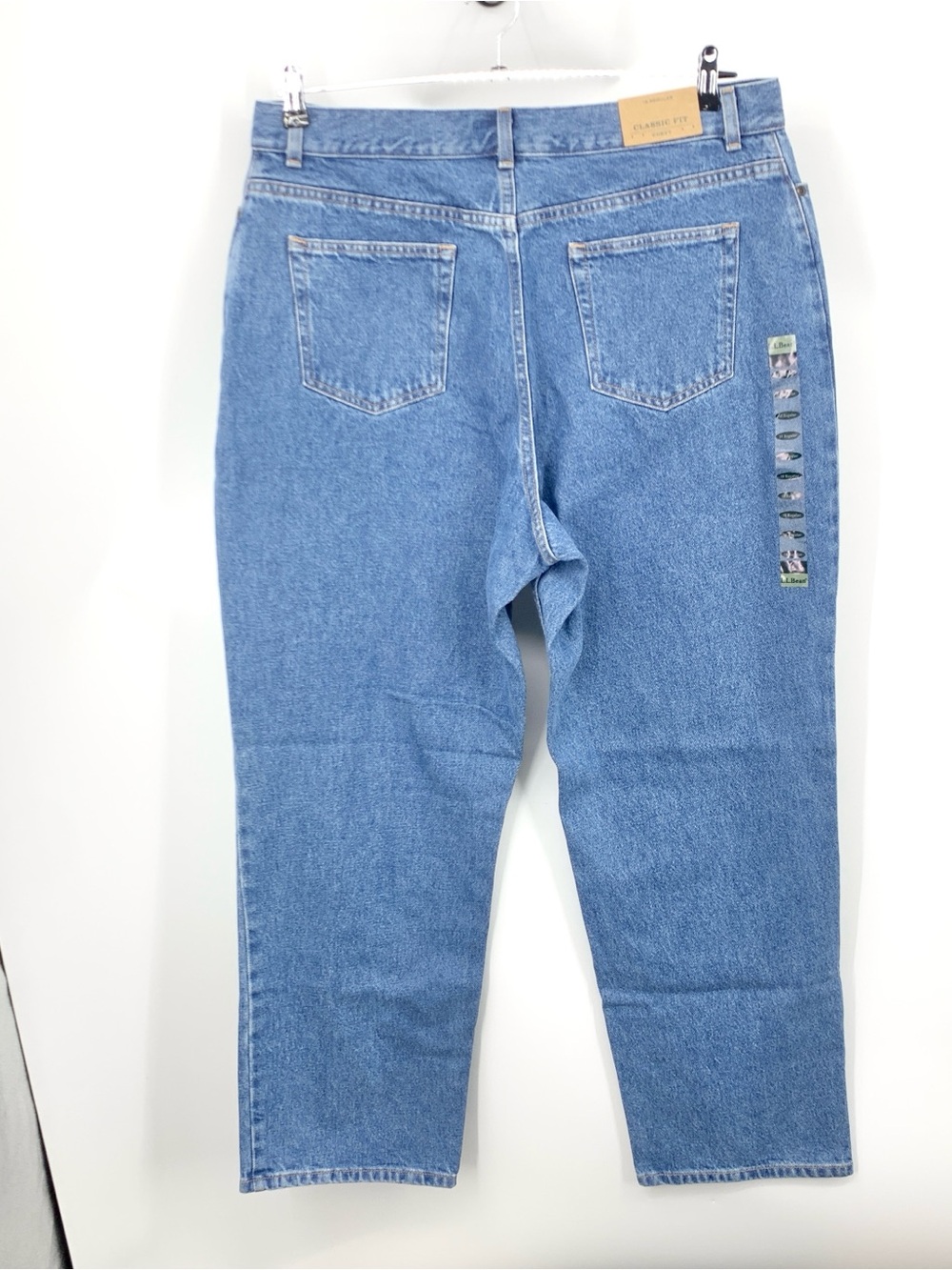 LL Bean Women Size 18 Jeans Light Wash Cotton Pants Classic Curvy Straight Leg - Picture 3 of 5